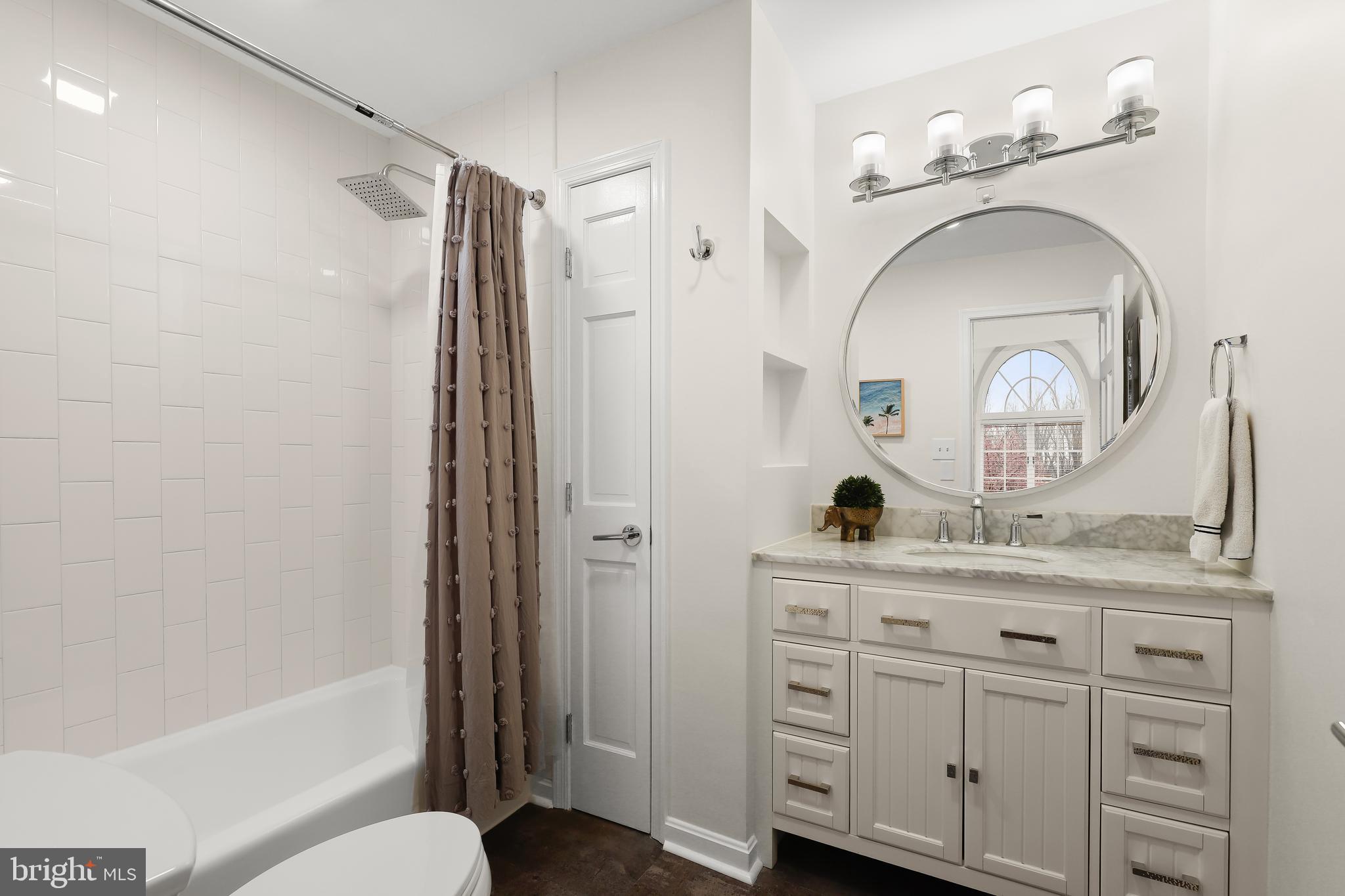 ANTON NORTH - Residential