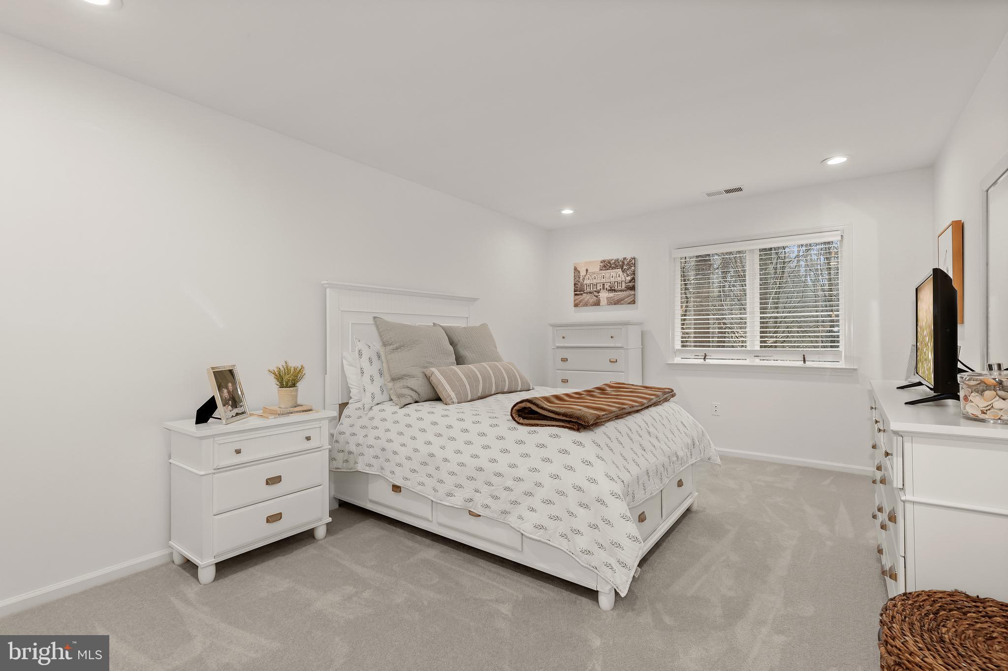 ANTON NORTH - Residential