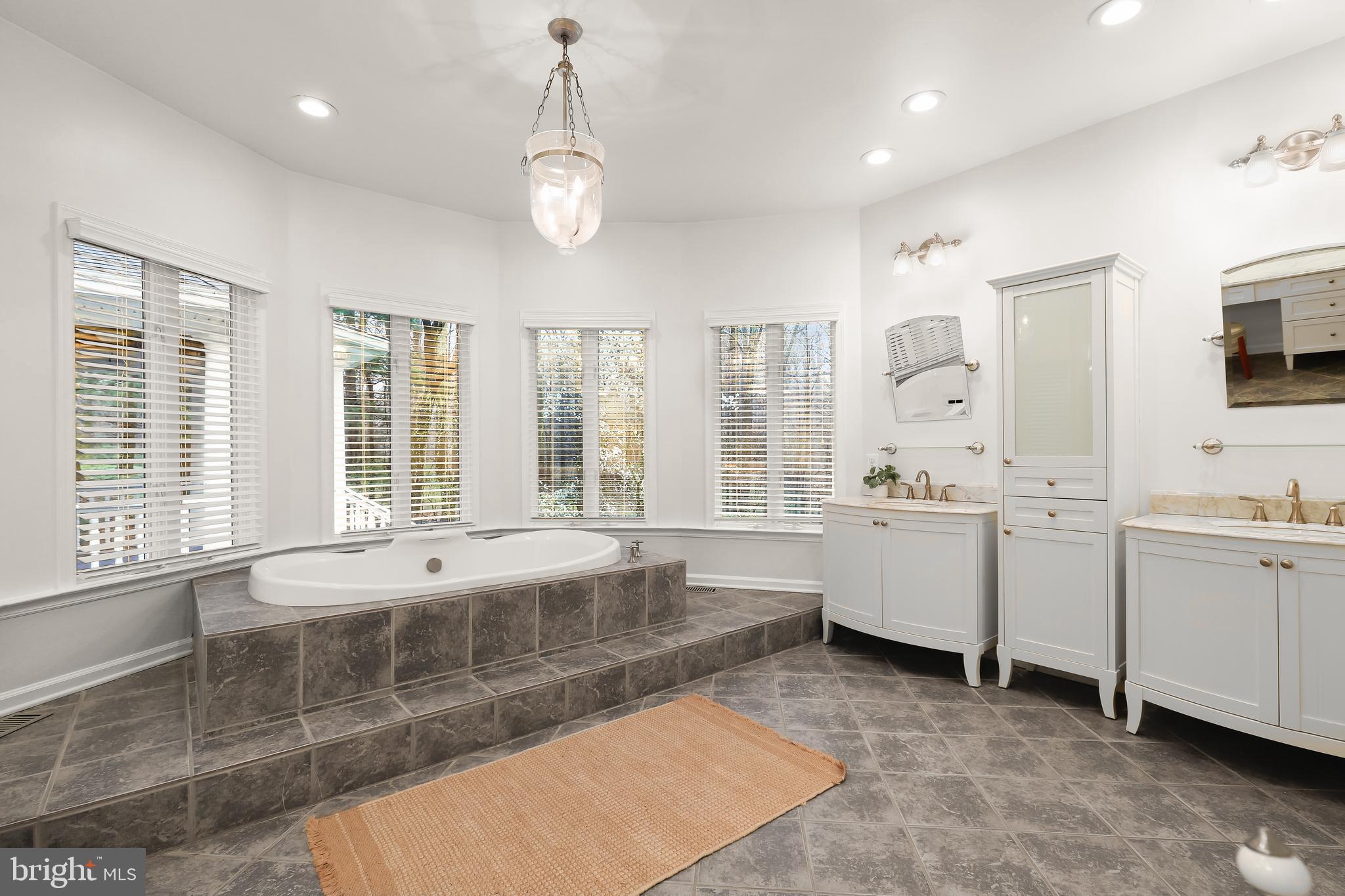 ANTON NORTH - Residential