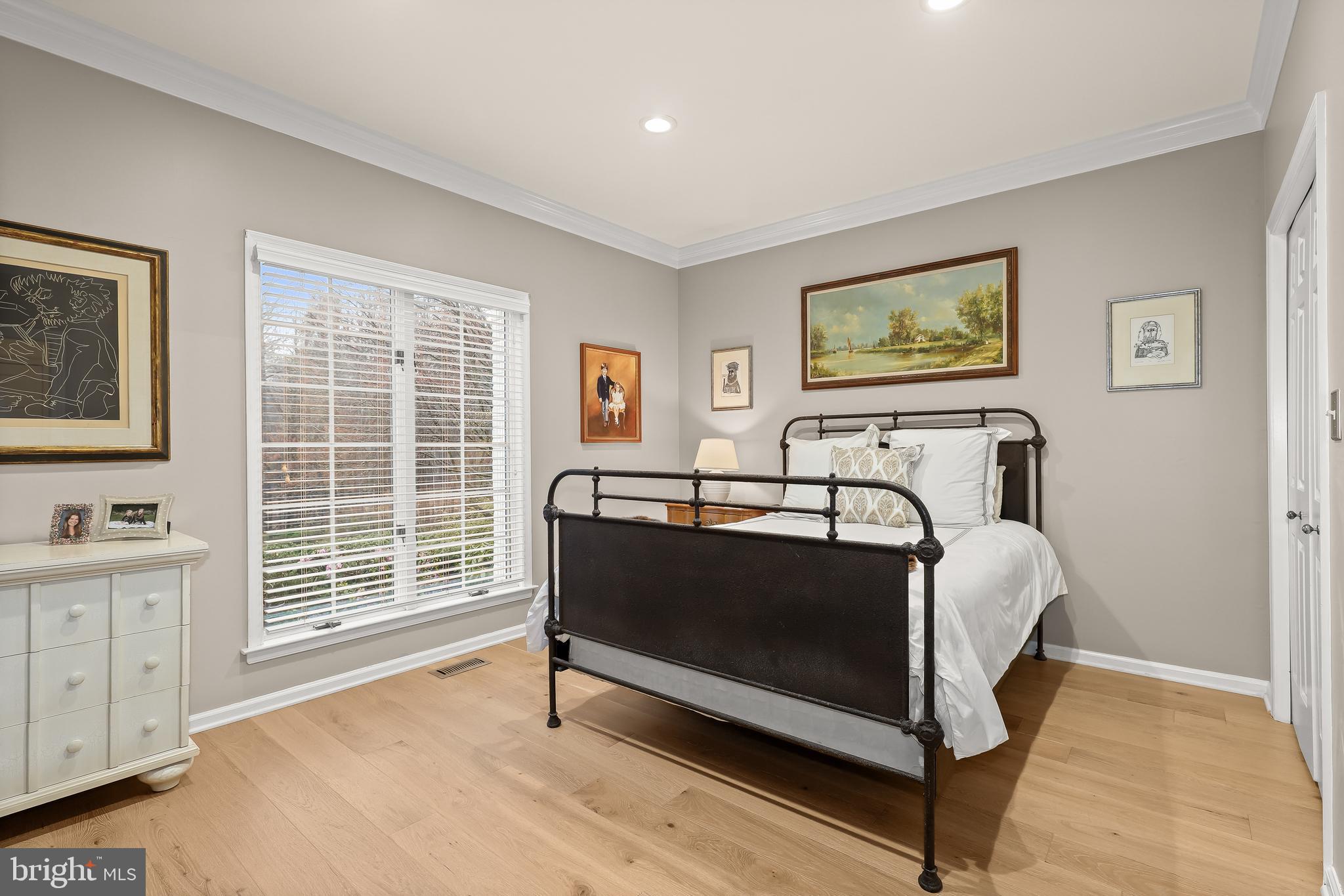 ANTON NORTH - Residential