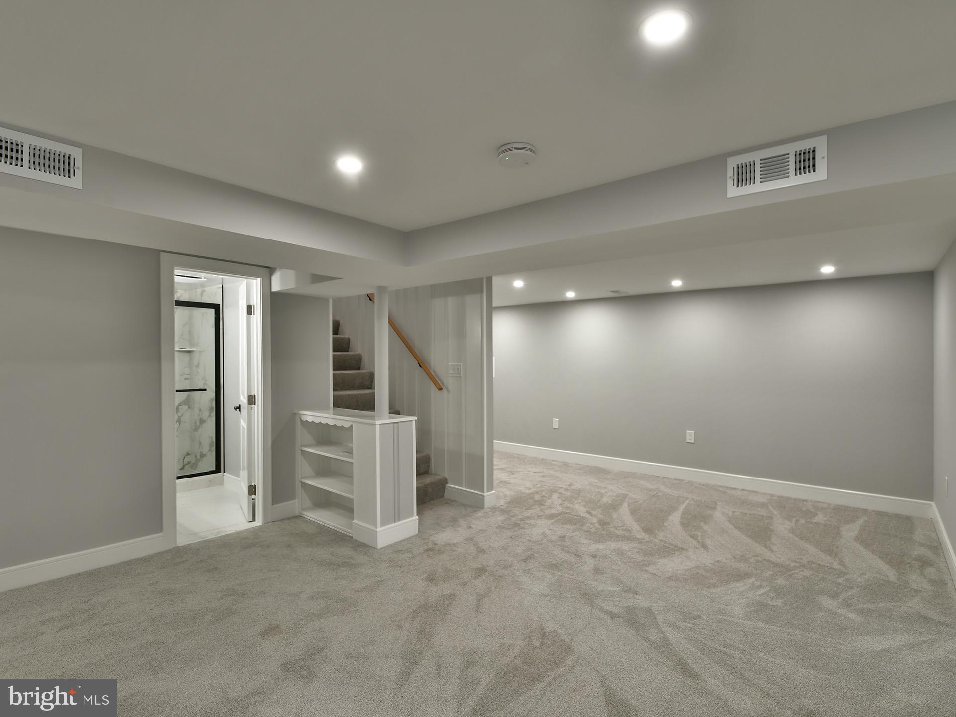 ADELPHI HILLS - Residential