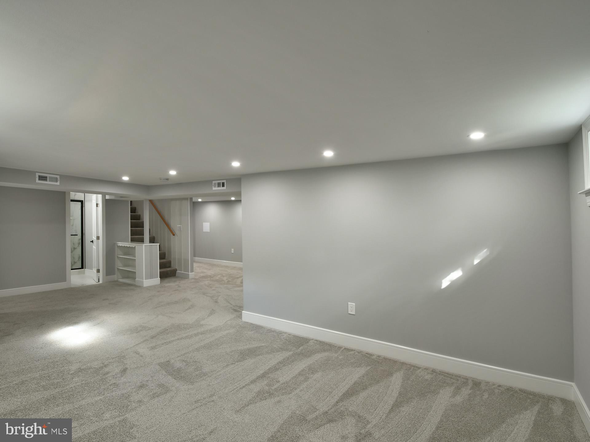 ADELPHI HILLS - Residential