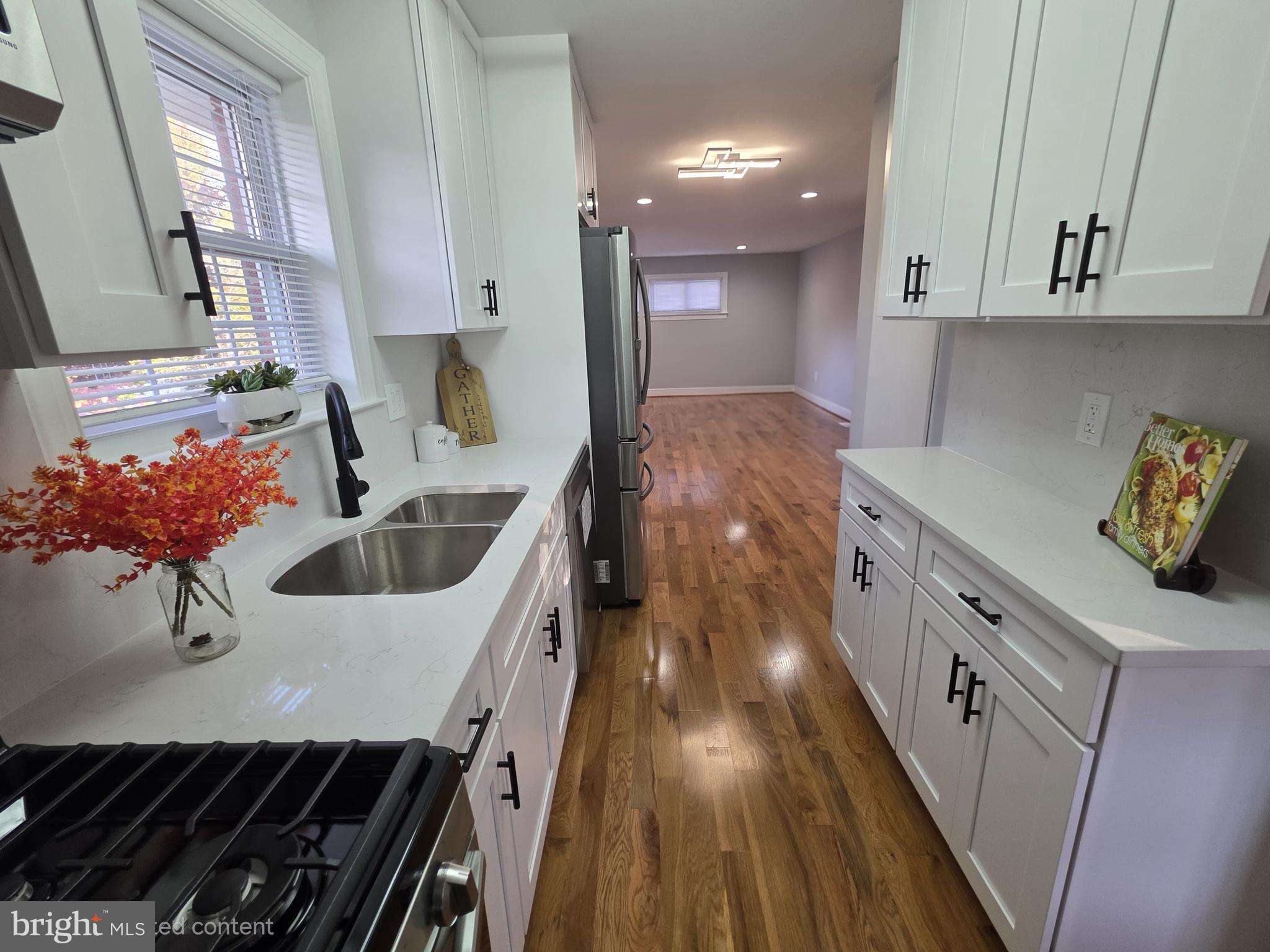 ADELPHI HILLS - Residential