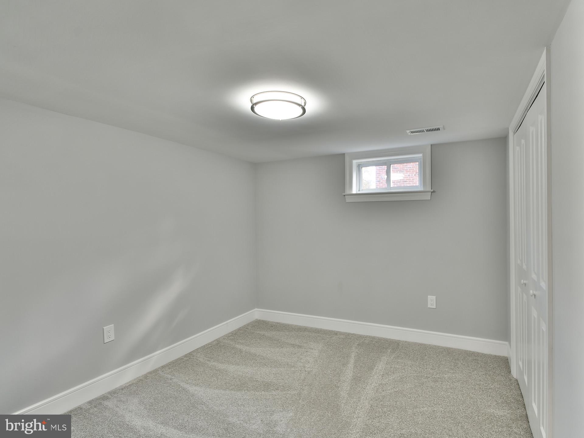 ADELPHI HILLS - Residential