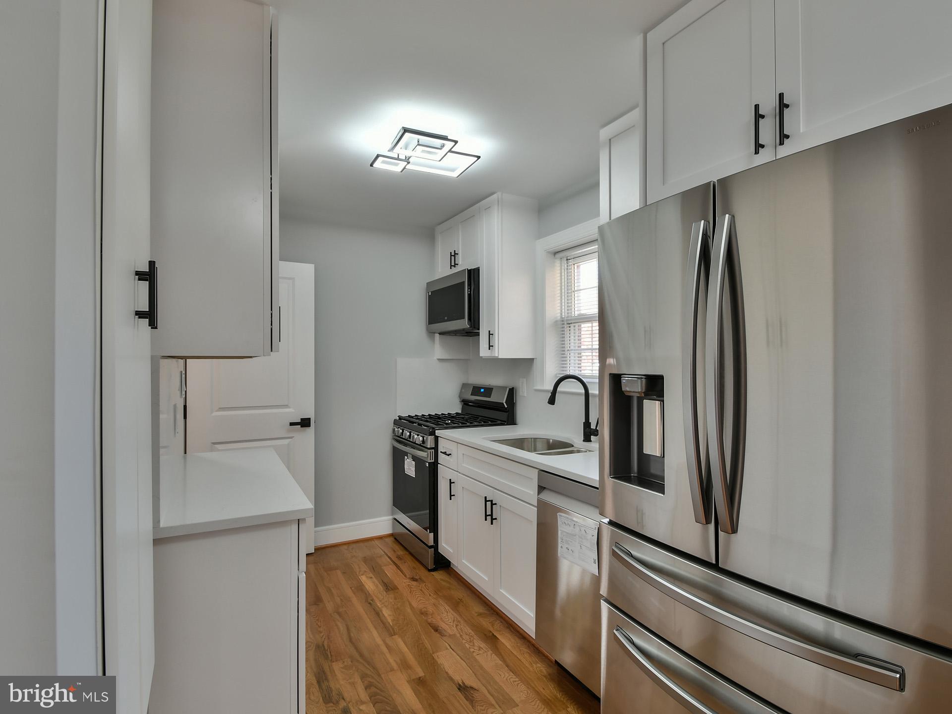 ADELPHI HILLS - Residential