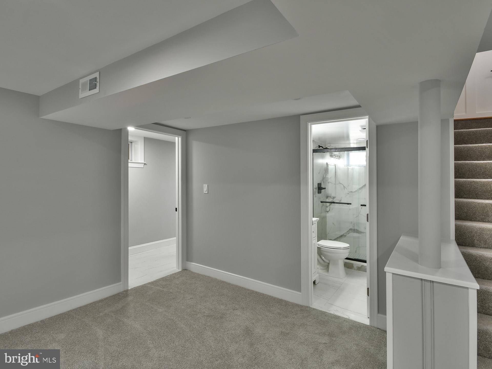 ADELPHI HILLS - Residential