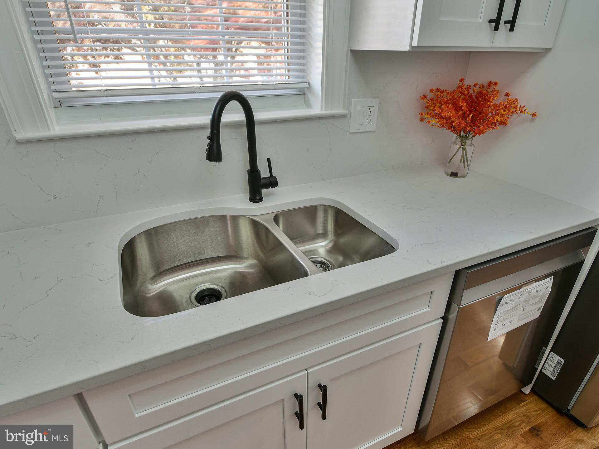 ADELPHI HILLS - Residential