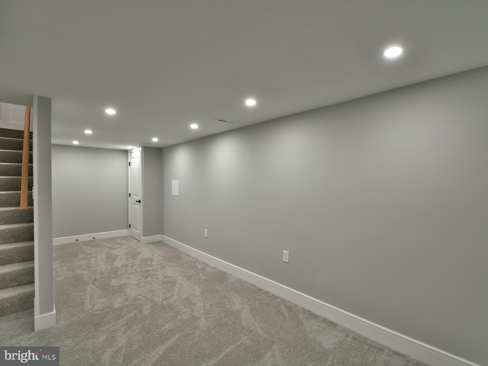 ADELPHI HILLS - Residential