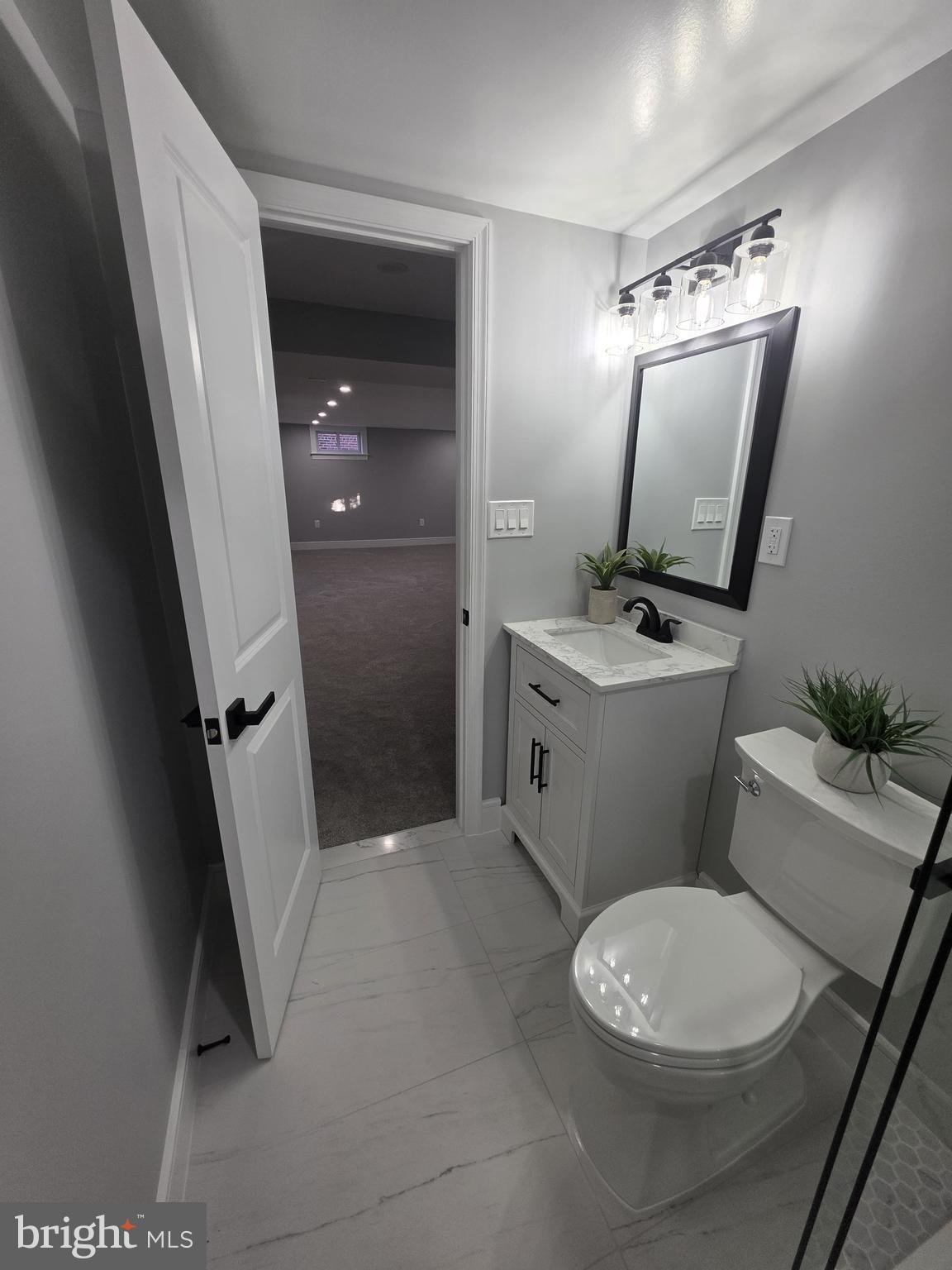 ADELPHI HILLS - Residential