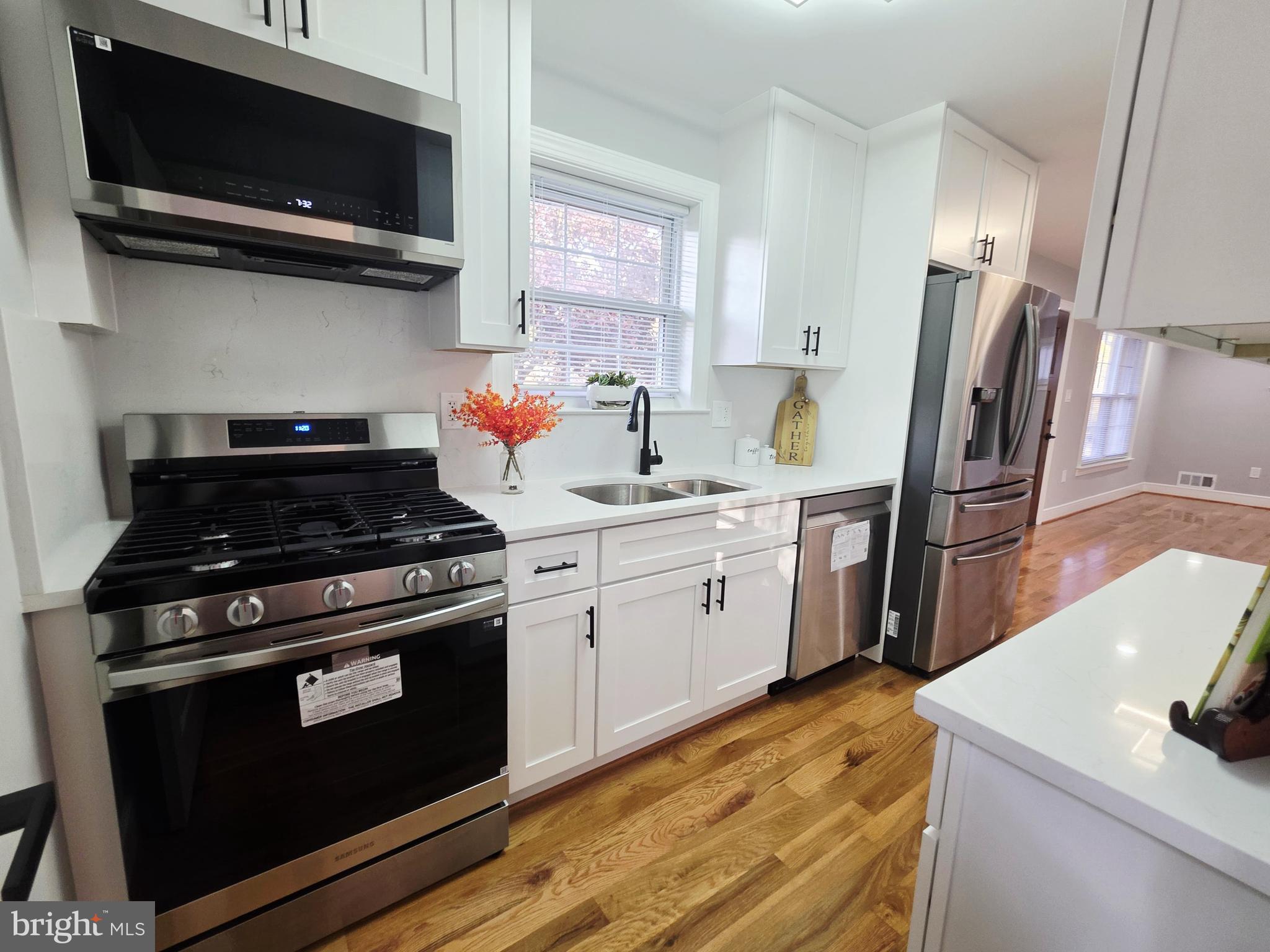 ADELPHI HILLS - Residential