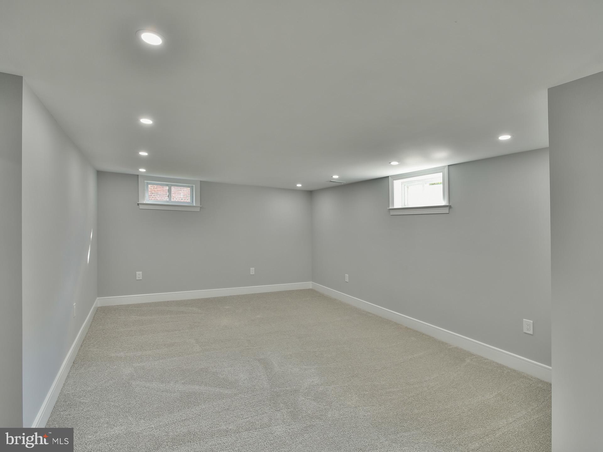 ADELPHI HILLS - Residential