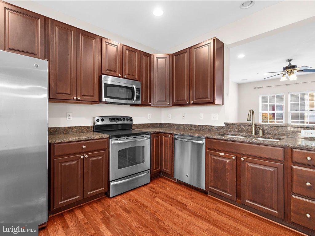 DORSEY CROSSING - Residential Lease