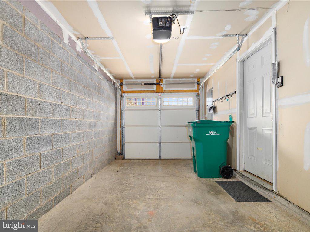 DORSEY CROSSING - Residential Lease