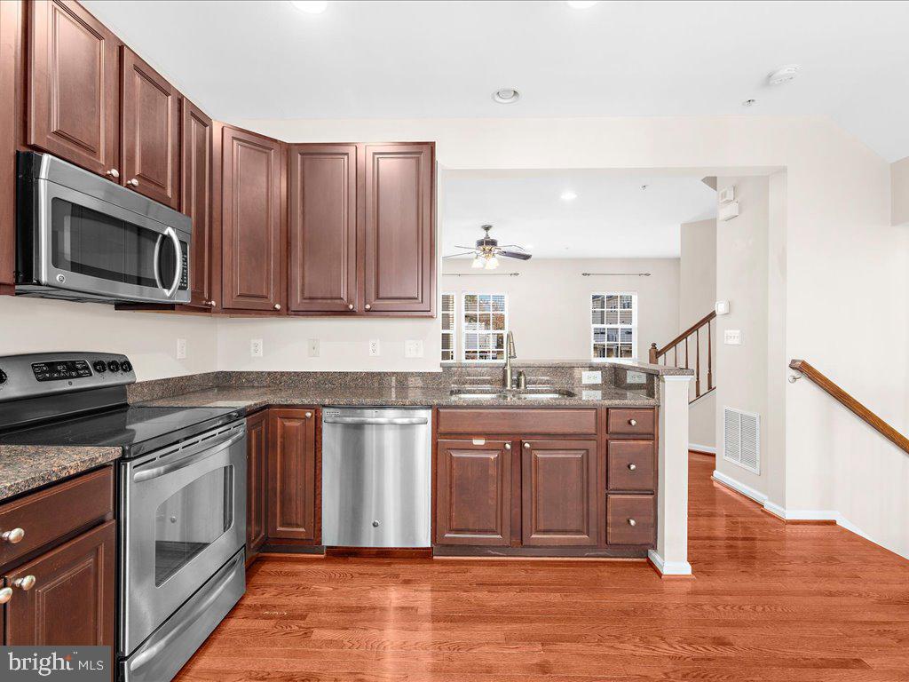 DORSEY CROSSING - Residential Lease