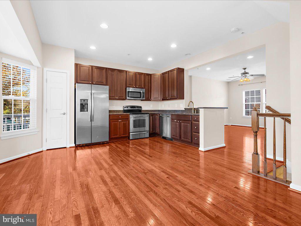 DORSEY CROSSING - Residential Lease