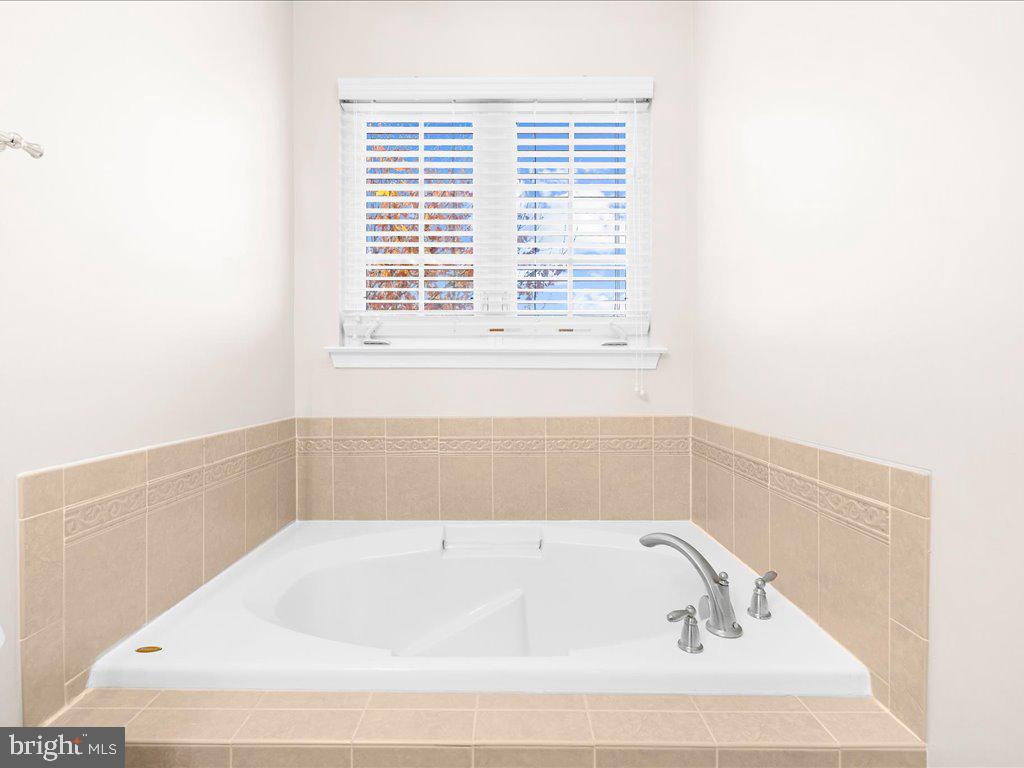 DORSEY CROSSING - Residential Lease