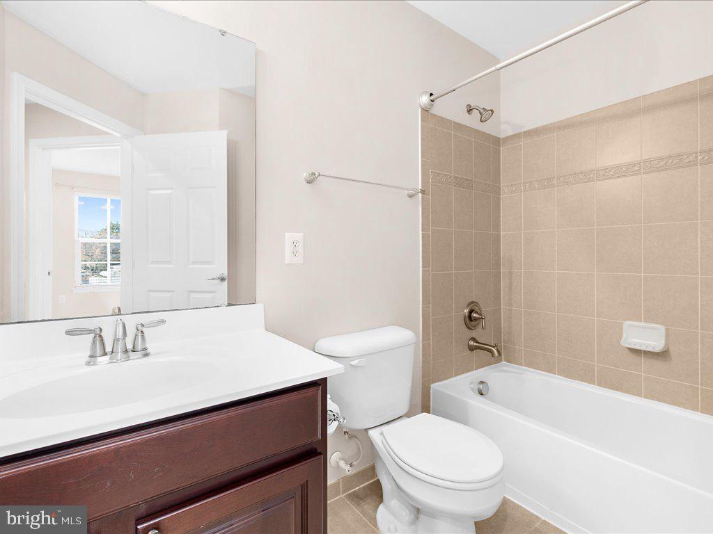 DORSEY CROSSING - Residential Lease