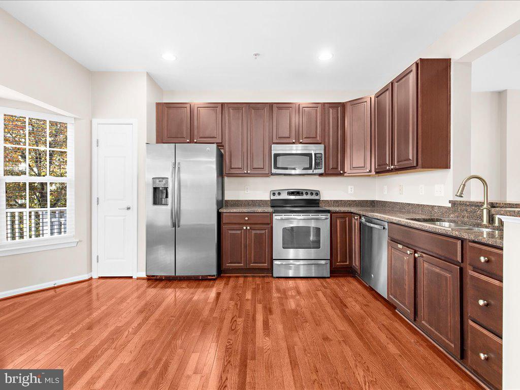 DORSEY CROSSING - Residential Lease