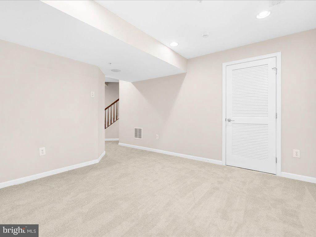 DORSEY CROSSING - Residential Lease