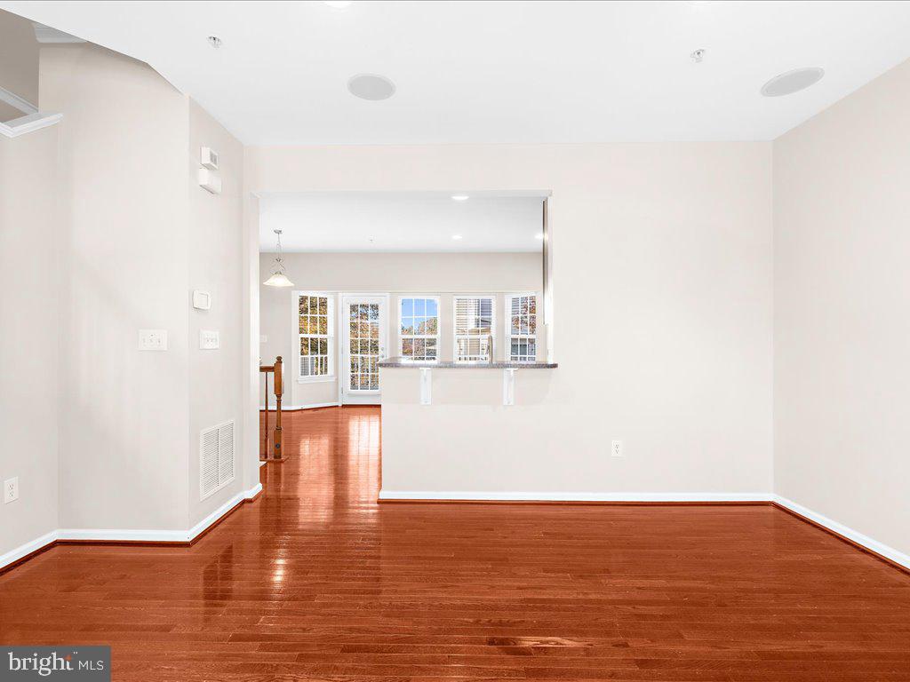 DORSEY CROSSING - Residential Lease