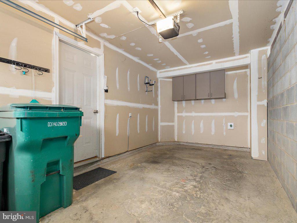 DORSEY CROSSING - Residential Lease