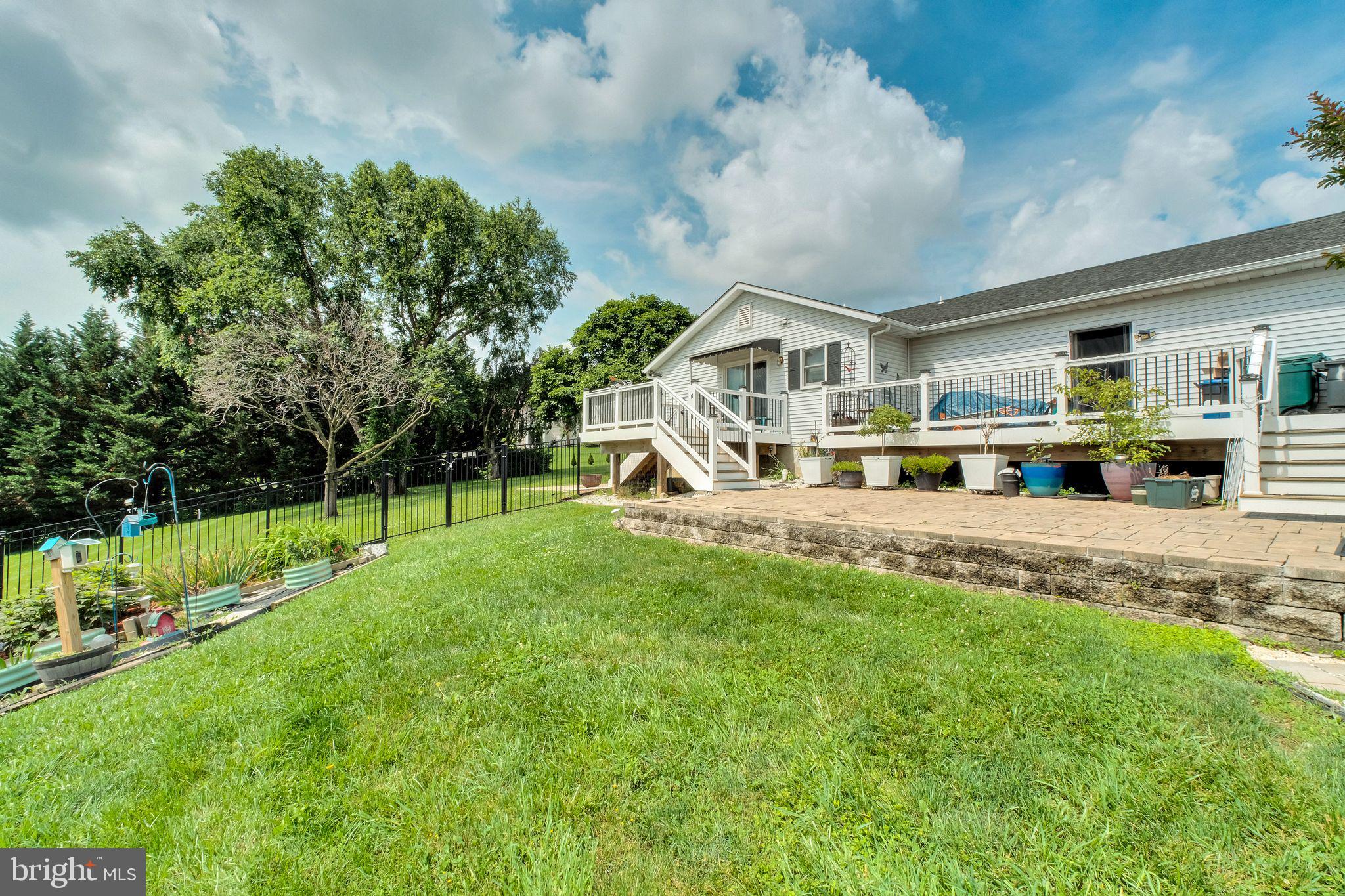 1423 HALLOWELL LANE