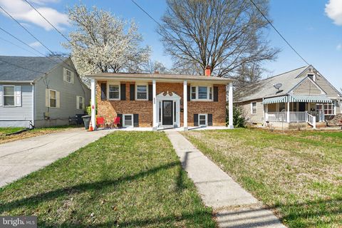 Homes For Sale - 600 Oakwood Road<br/> GLEN BURNIE, MD 21061