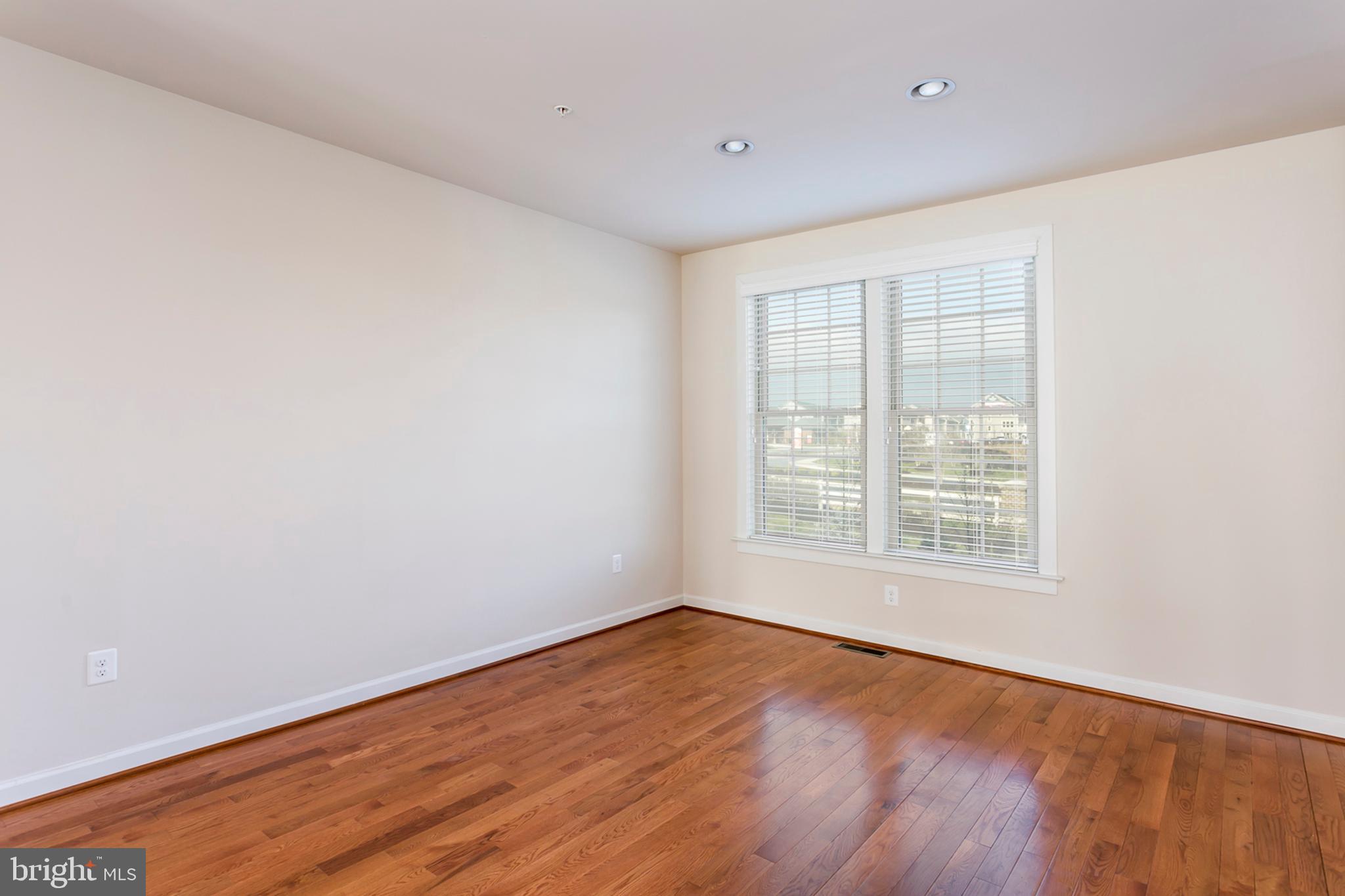 PARKSIDE - Residential Lease