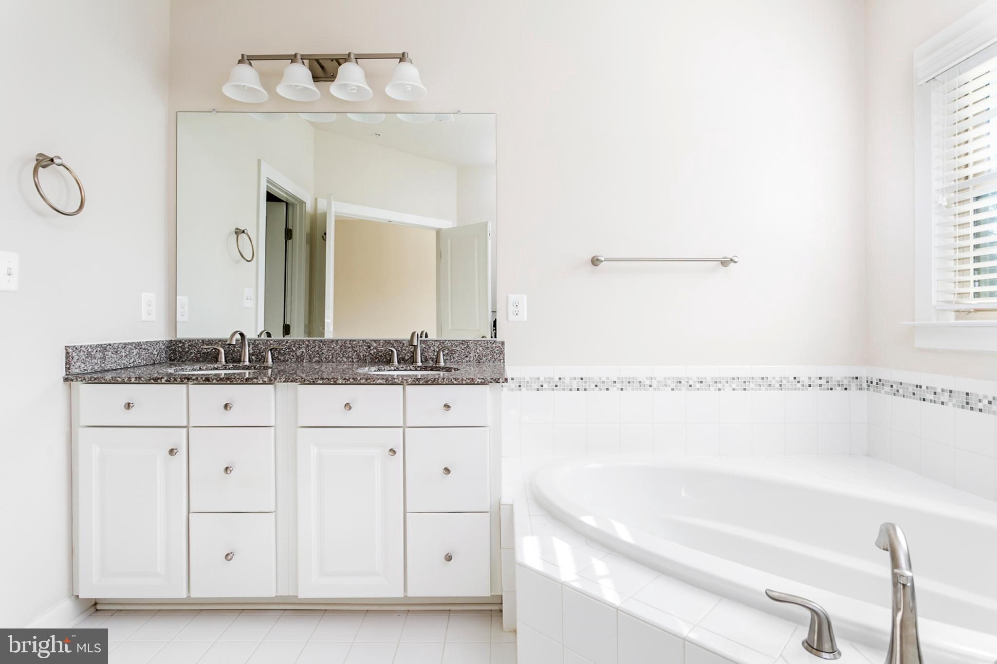 PARKSIDE - Residential Lease