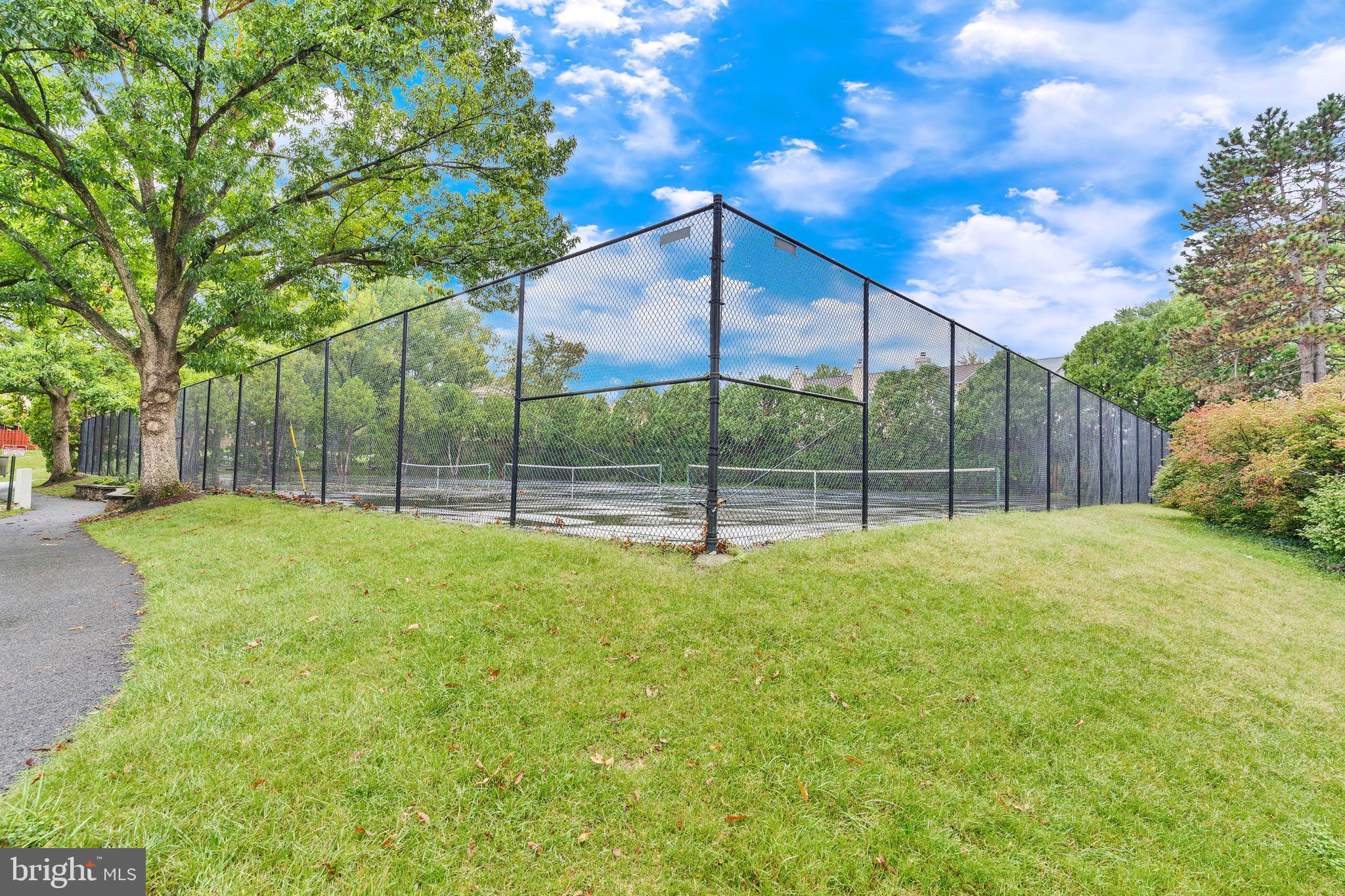 CARR AT PINECREST - Residential