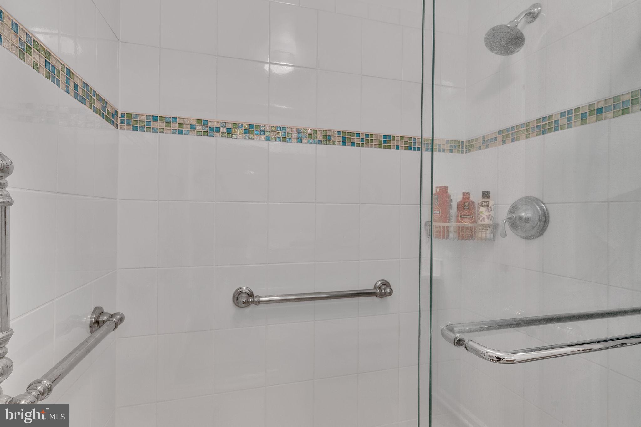 CARR AT PINECREST - Residential