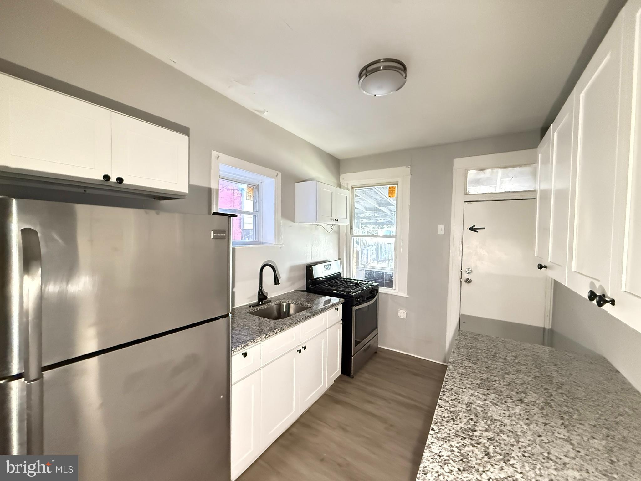 MILL HILL - Residential