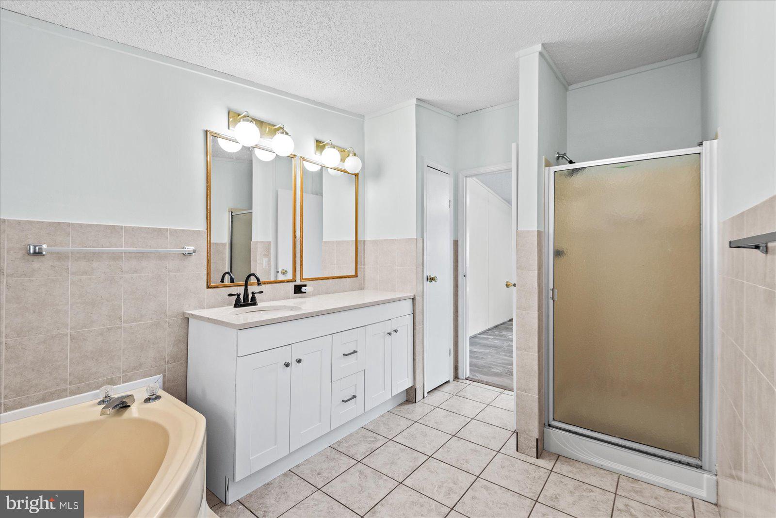 CAROLINE PINES - Residential