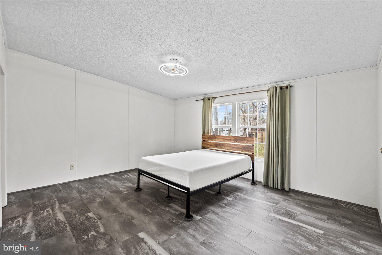 CAROLINE PINES - Residential