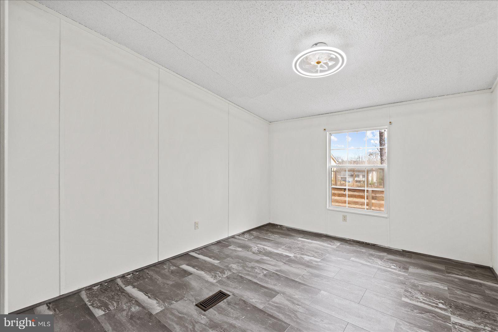 CAROLINE PINES - Residential