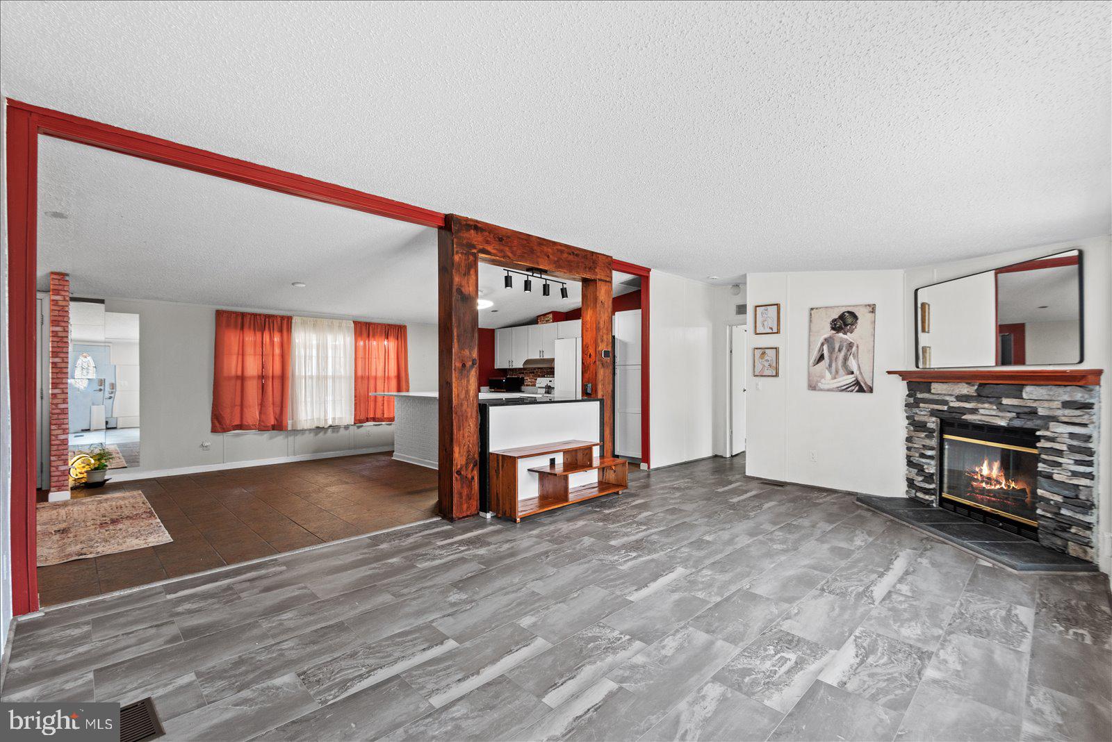 CAROLINE PINES - Residential