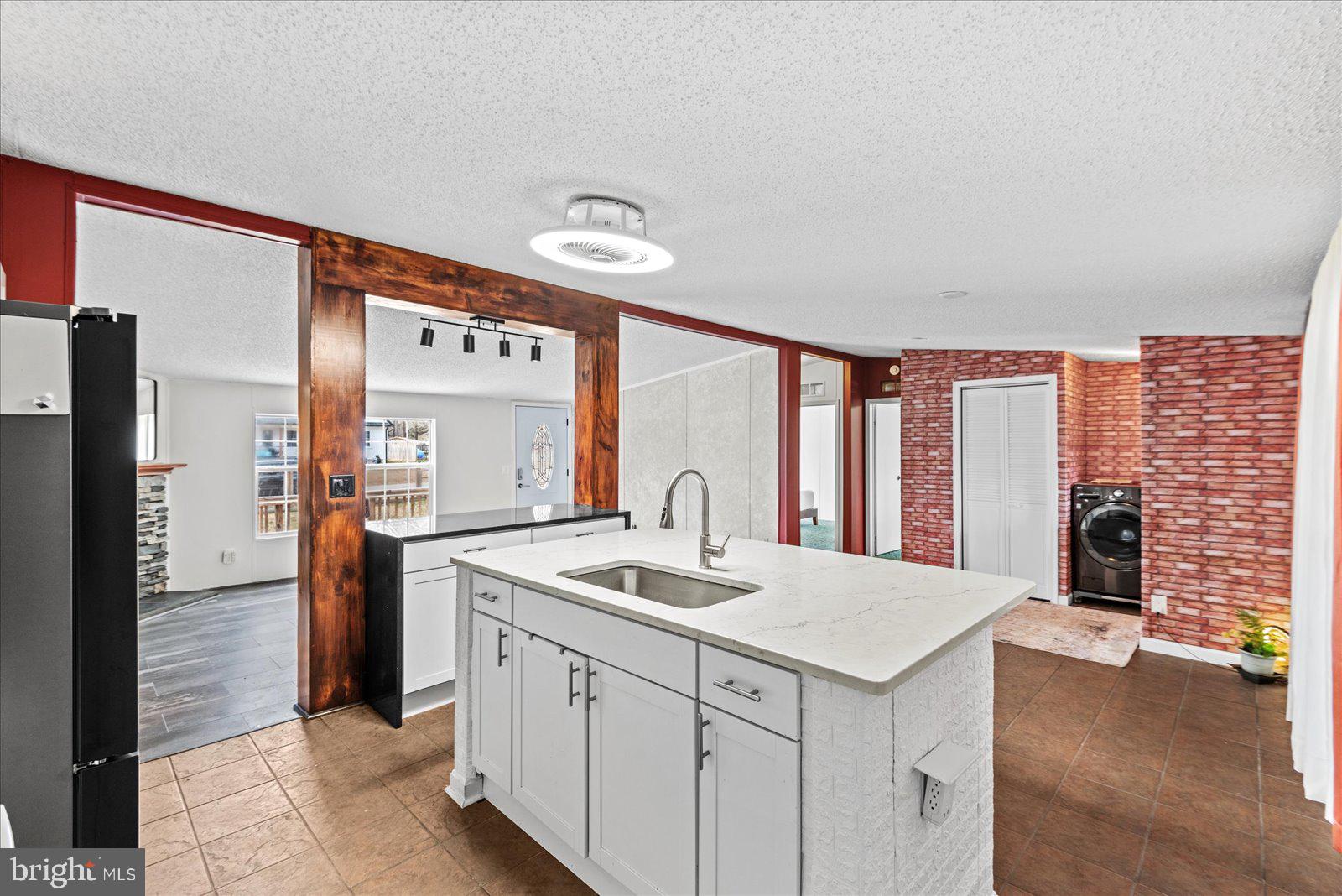 CAROLINE PINES - Residential