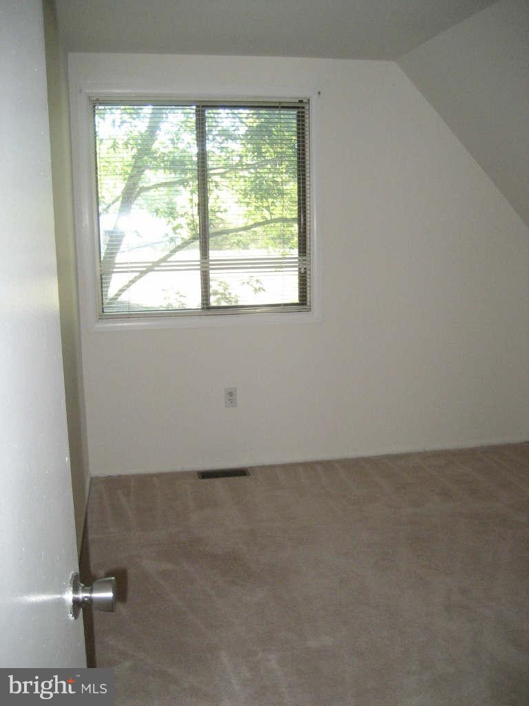 LAKEWOOD HILLS - Residential Lease