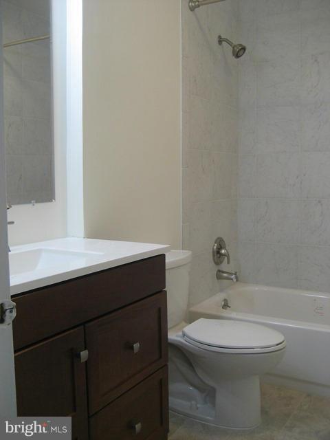 LAKEWOOD HILLS - Residential Lease