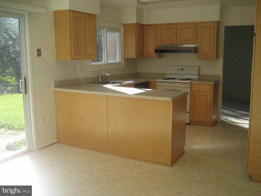 LAKEWOOD HILLS - Residential Lease