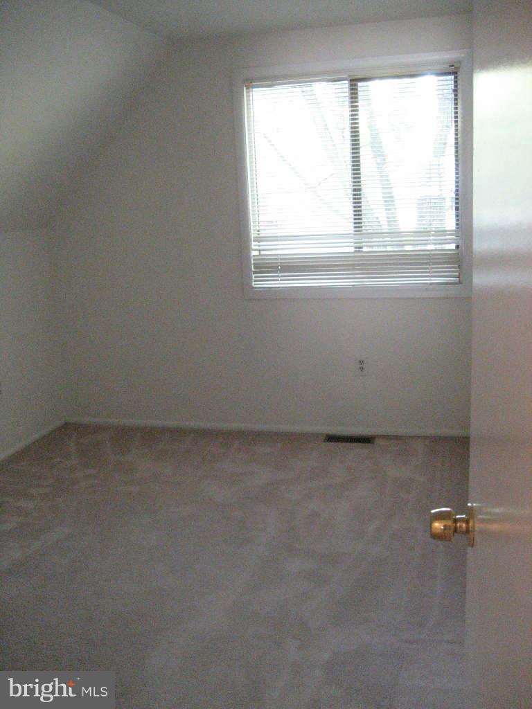 LAKEWOOD HILLS - Residential Lease