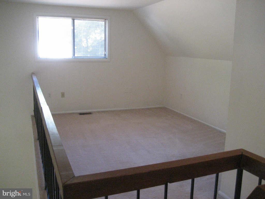 LAKEWOOD HILLS - Residential Lease