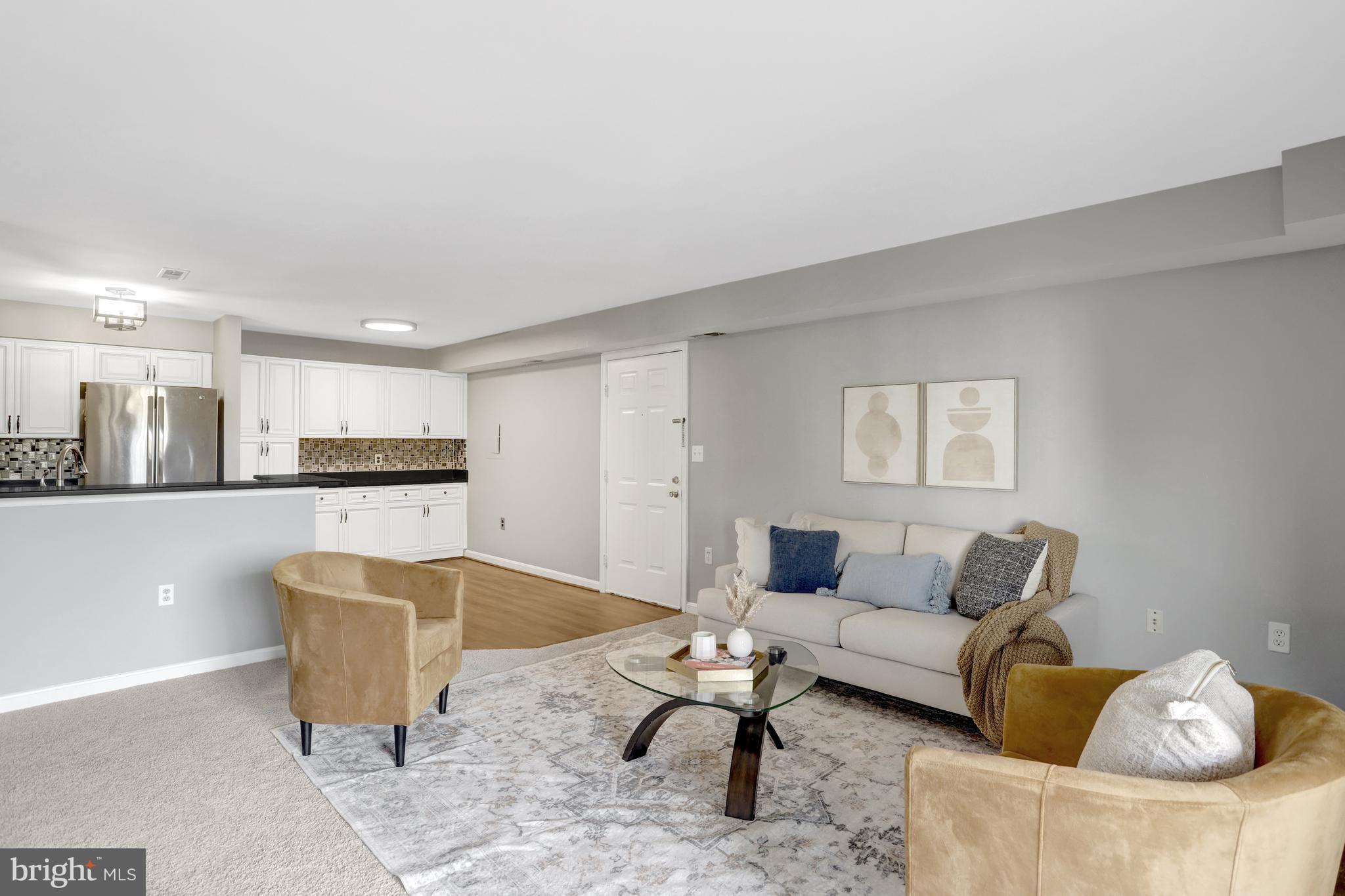 VICTORIA CROSSINGS AT MANCHESTER LAKES - Residential