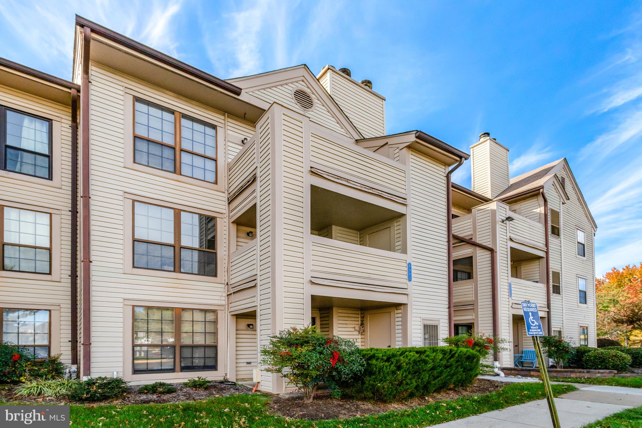 VICTORIA CROSSINGS AT MANCHESTER LAKES - Residential