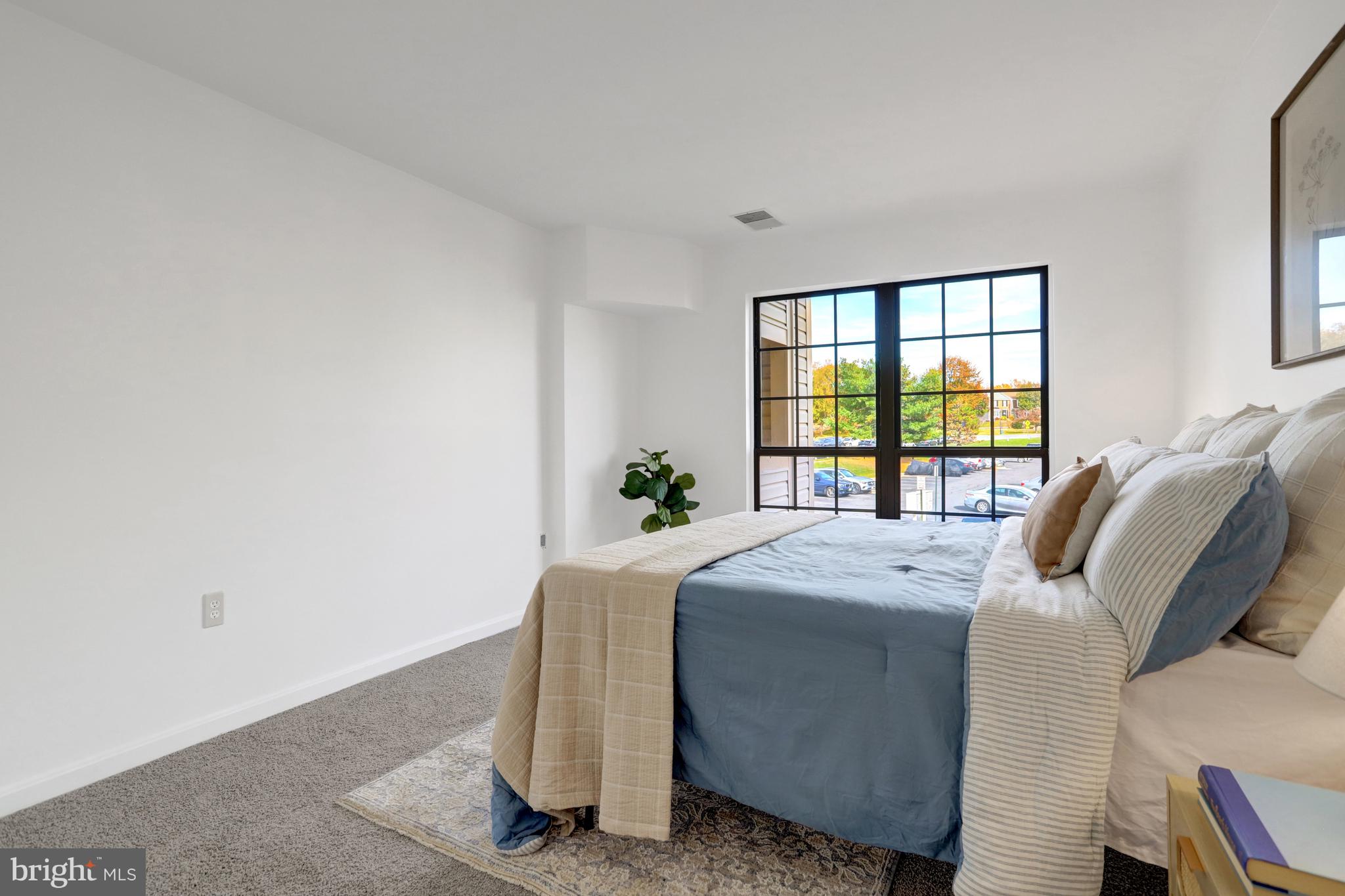 VICTORIA CROSSINGS AT MANCHESTER LAKES - Residential