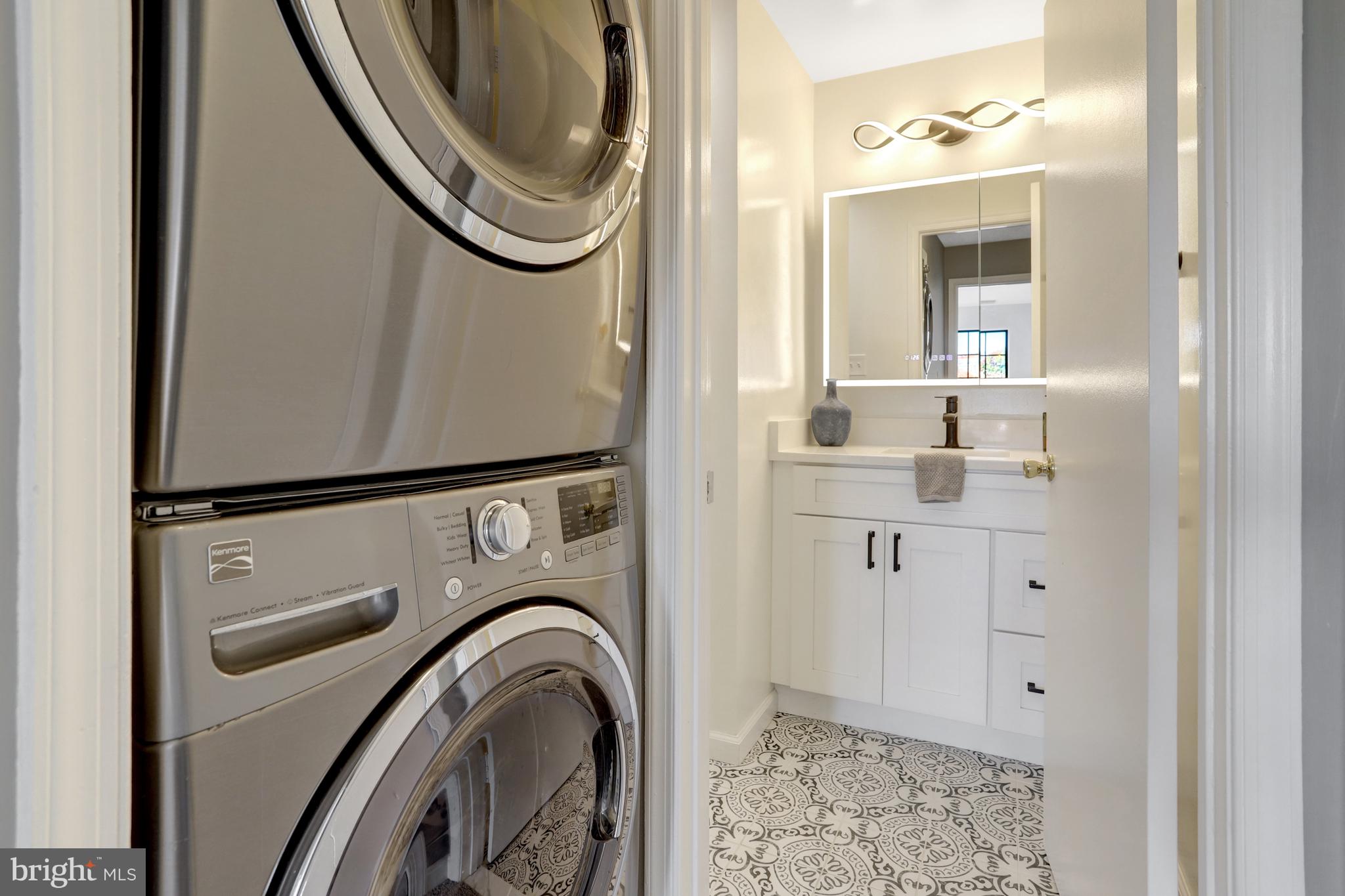 VICTORIA CROSSINGS AT MANCHESTER LAKES - Residential