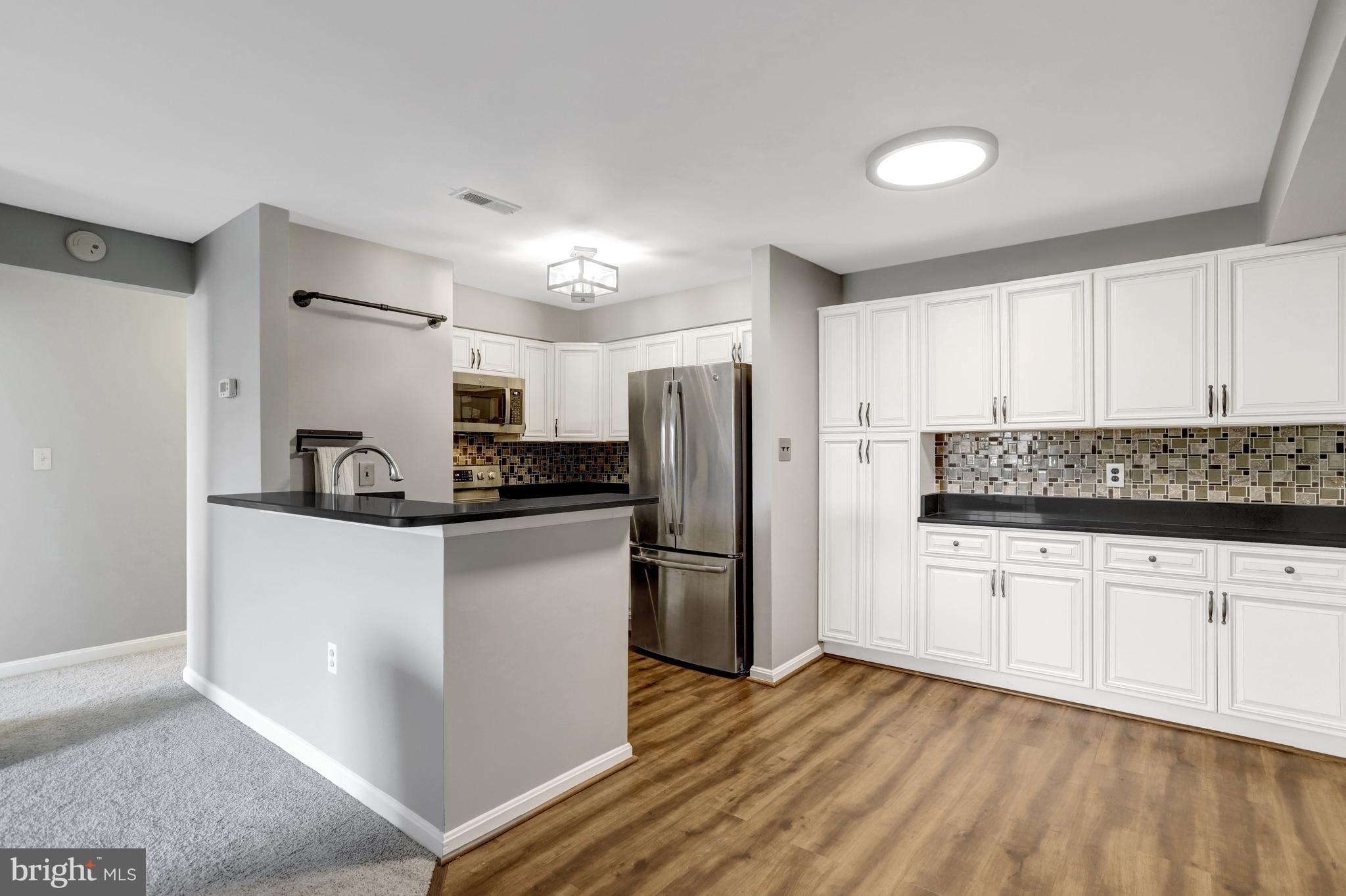 VICTORIA CROSSINGS AT MANCHESTER LAKES - Residential