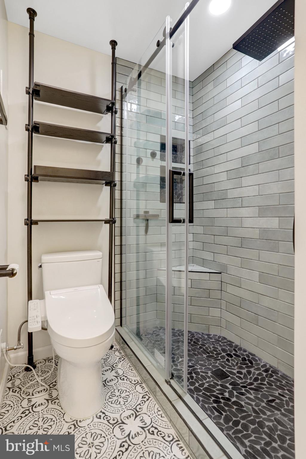 VICTORIA CROSSINGS AT MANCHESTER LAKES - Residential