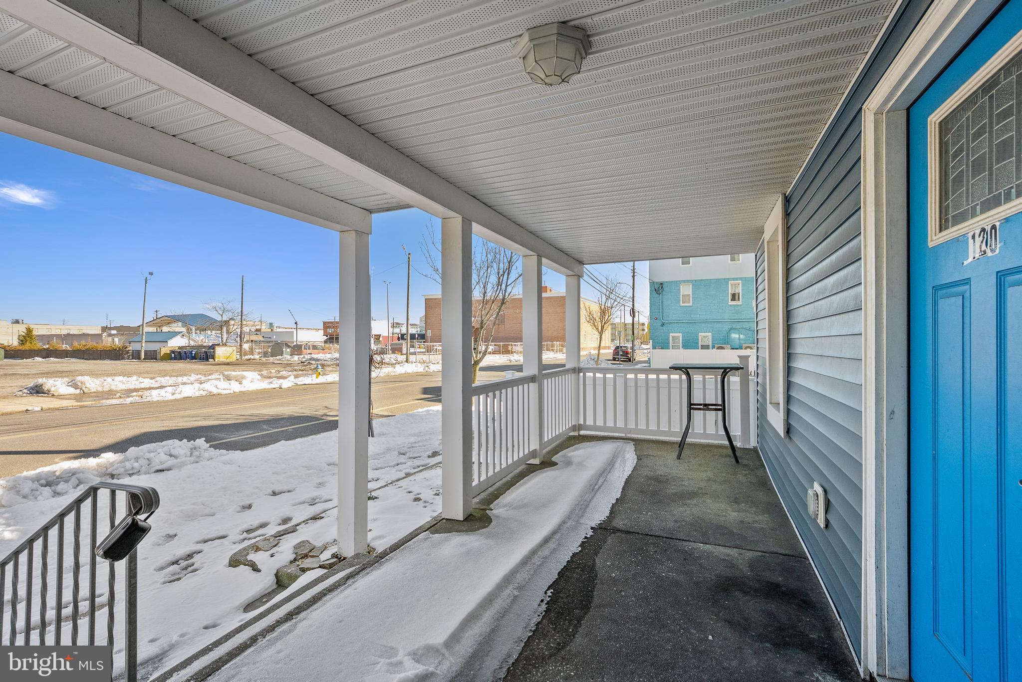 120 E SCHELLENGER AVENUE