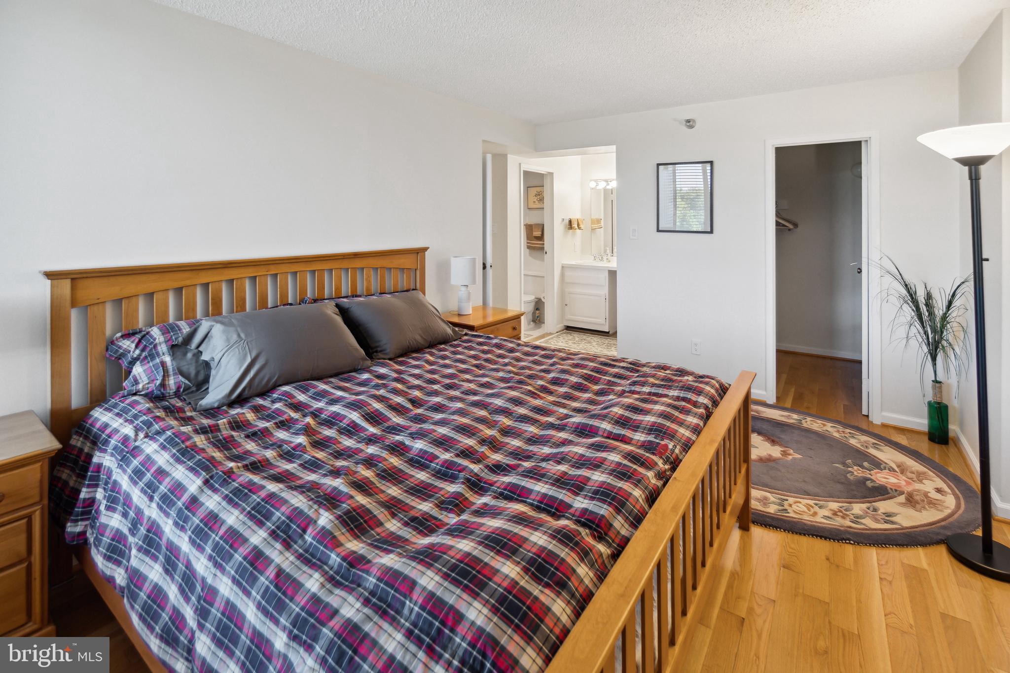 CHELSEA TOWERS - Residential Lease